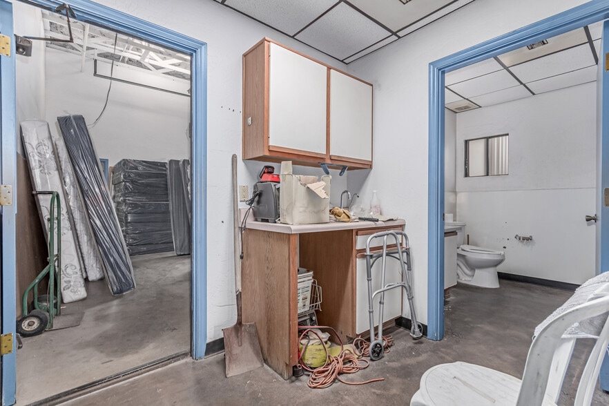 More Photos Of 6016 N 57th Ave, Glendale Warehouse For Sale