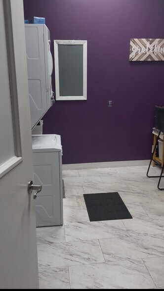 More Photos Of 10158 Niagara Falls Blvd, Niagara Falls Storefront Retail Office For Lease