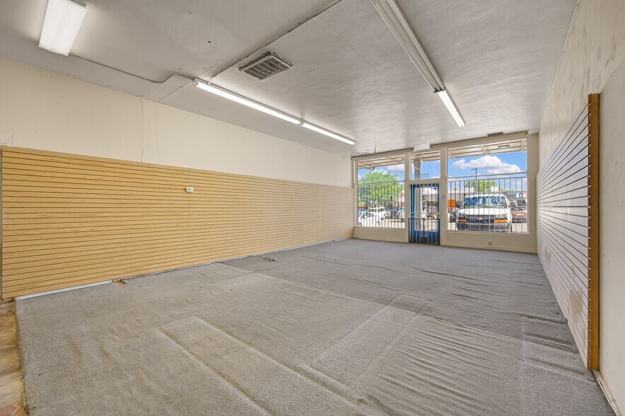 More Photos Of 1005 S St Francis Rd, Santa Fe General Retail For Sale