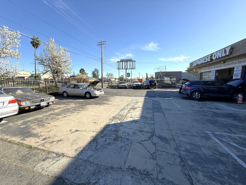 More Photos Of 7349 Fair Oaks Blvd, Carmichael General Retail For Sale