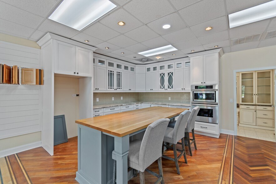 More Photos Of 6863 Beach Dr SW, Ocean Isle Beach Freestanding For Sale