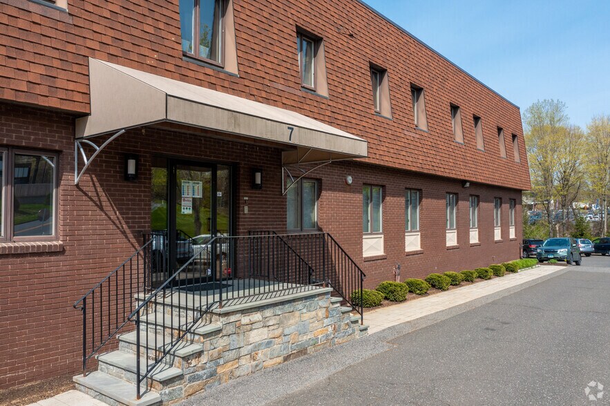 More Photos Of 1-7 Old Sherman Tpke, Danbury Office For Lease