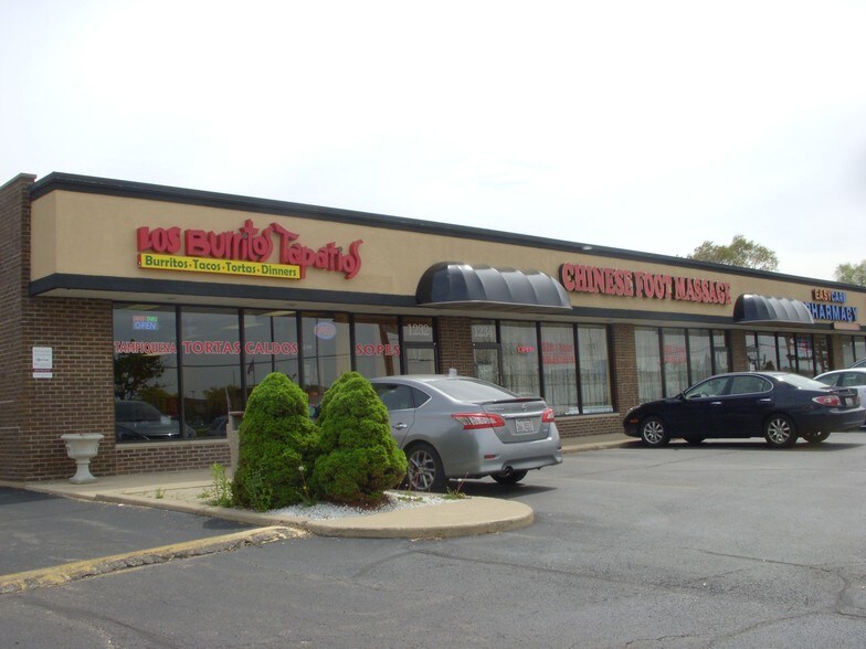 More Photos Of 1232-1250 W Ogden Ave, Naperville Unknown For Lease