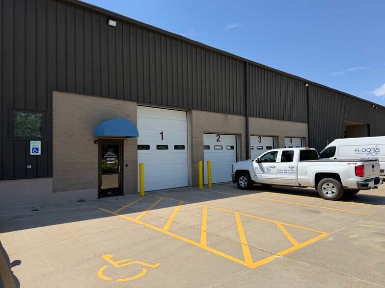 More Photos Of 5201 S 19th St, Lincoln Warehouse For Sale