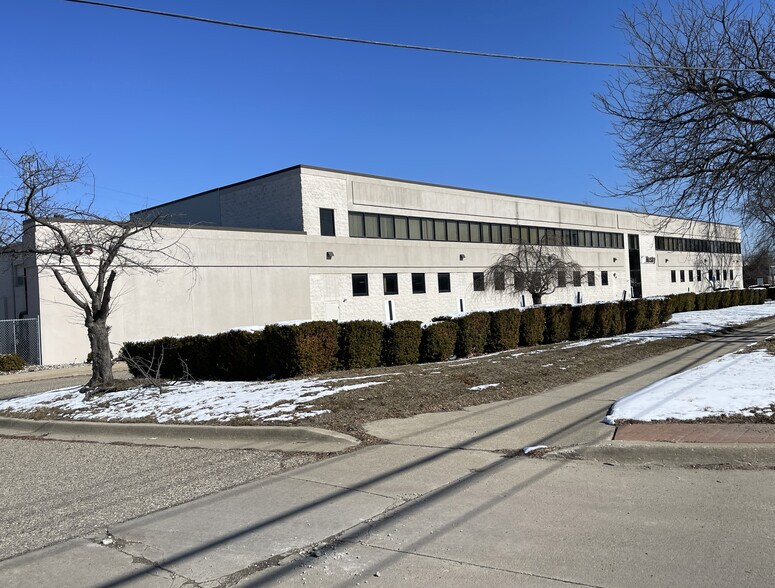 More Photos Of 1225 E West Maple Rd, Walled Lake Manufacturing For Lease