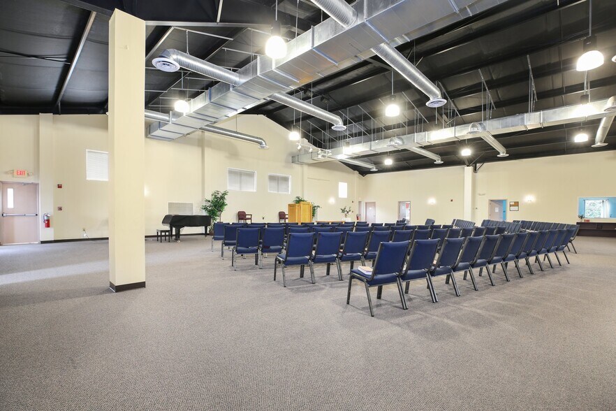 More Photos Of 9304 Onyx Ct, Fredericksburg Warehouse For Lease