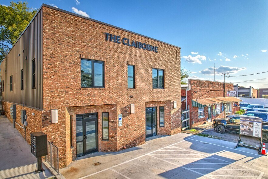 More Photos Of 125-127 E Prince St, Gallatin Storefront Retail Residential For Lease