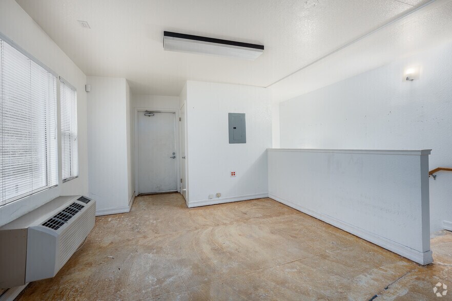 More Photos Of 1530 16th St, Sacramento Storefront Retail Office For Lease