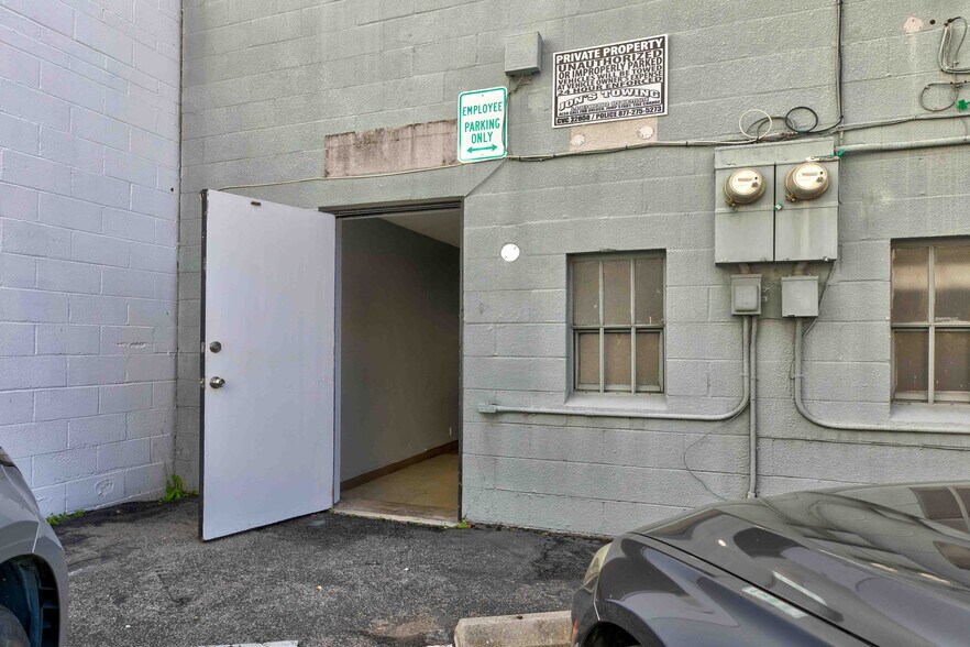 More Photos Of 513 E Broadway, Glendale Storefront For Lease