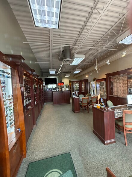 More Photos Of 8025 Jericho Tpke, Woodbury Storefront For Lease