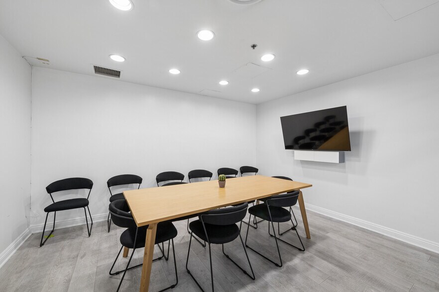 More Photos Of 7966 Beverly Blvd, Los Angeles Loft Creative Space For Lease