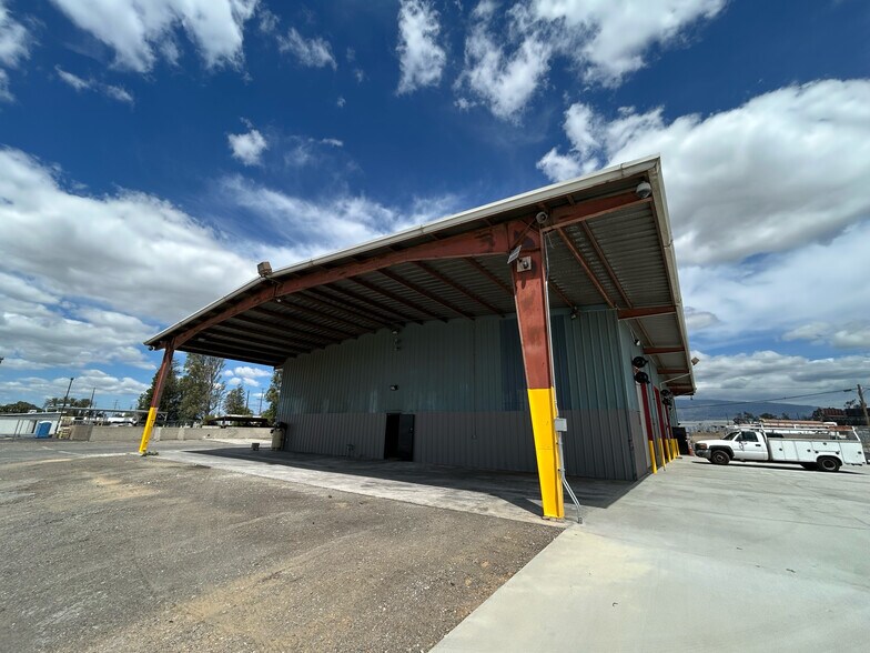 More Photos Of 13831 Slover Ave, Fontana Land For Lease