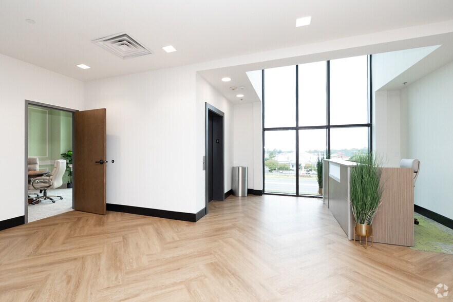 More Photos Of 1301 Industrial Dr, Crestview Coworking Space