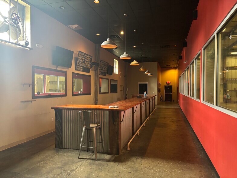 More Photos Of 2201 Mechanic St, Charleston Warehouse For Lease