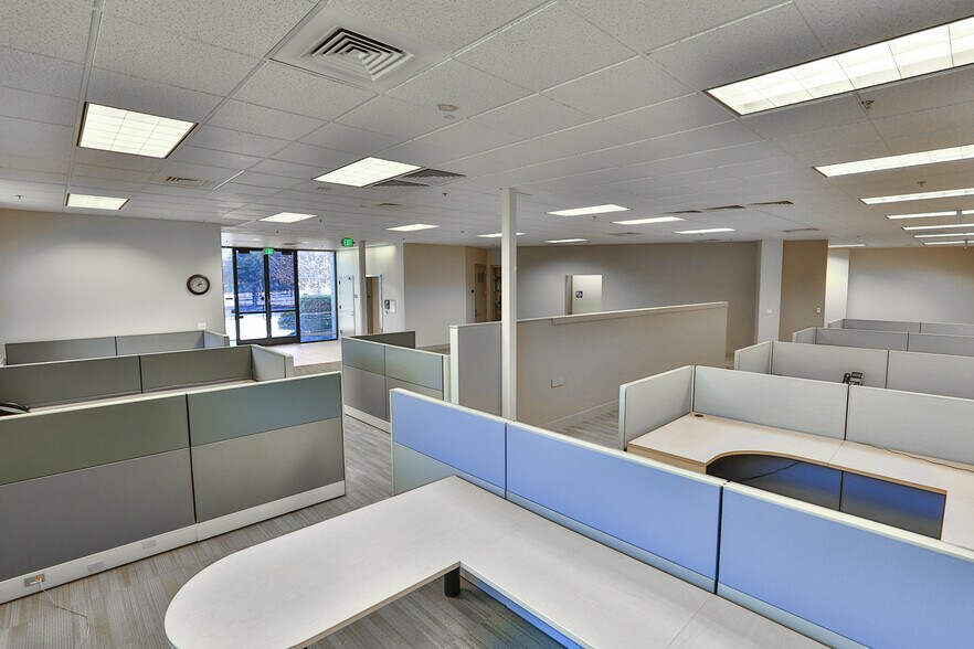 More Photos Of 3000 Lakeside Dr, Santa Clara Research And Development For Lease