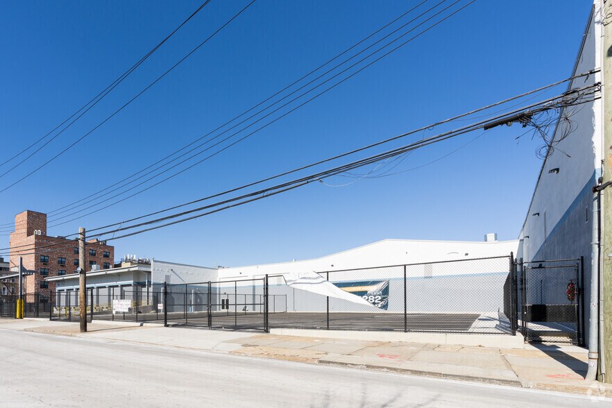 More Photos Of 110 Beard St, Brooklyn Warehouse For Lease