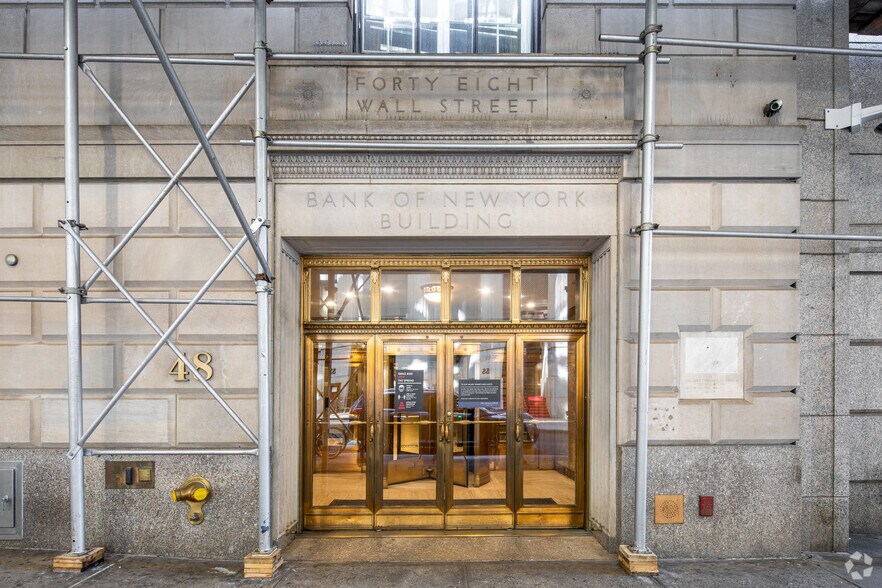 More Photos Of 48 Wall St, New York Coworking Space