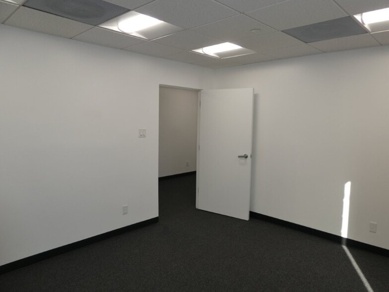 More Photos Of 1756 Flower St, Glendale Office For Lease