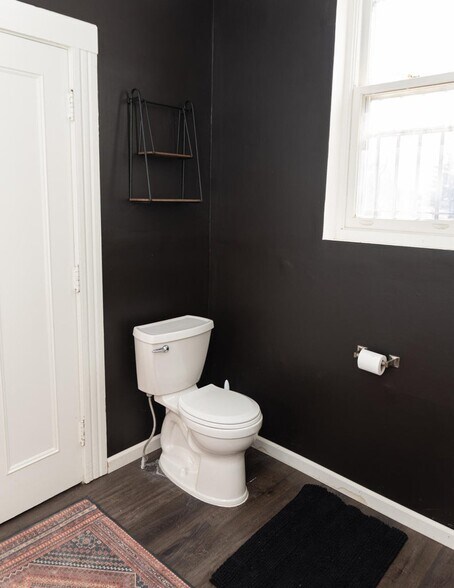 More Photos Of 113 Broadway St, Carson Storefront For Sale