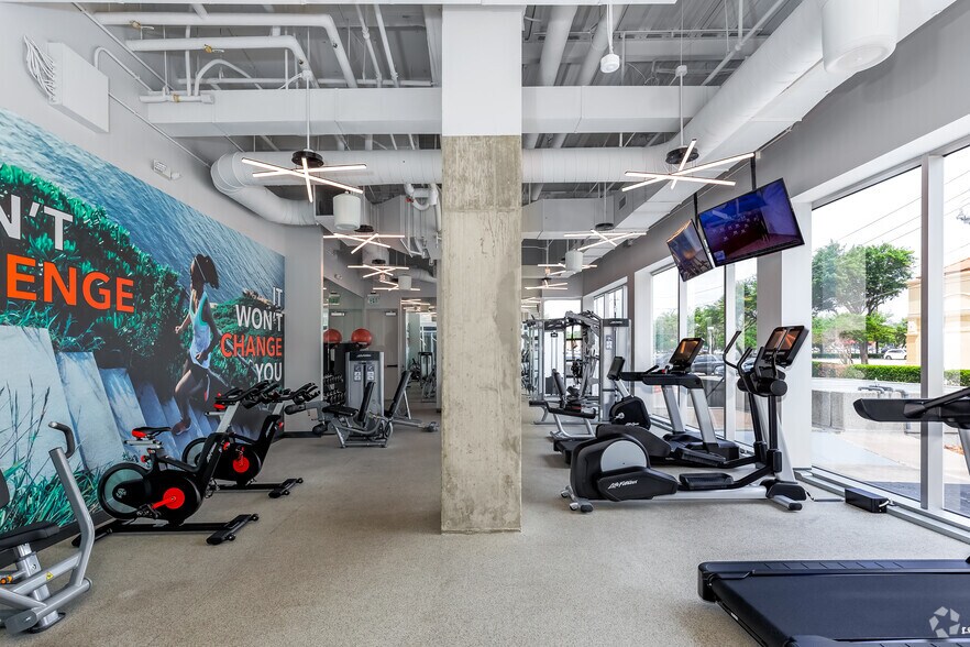 More Photos Of 17950 Preston Rd, Dallas Office For Lease