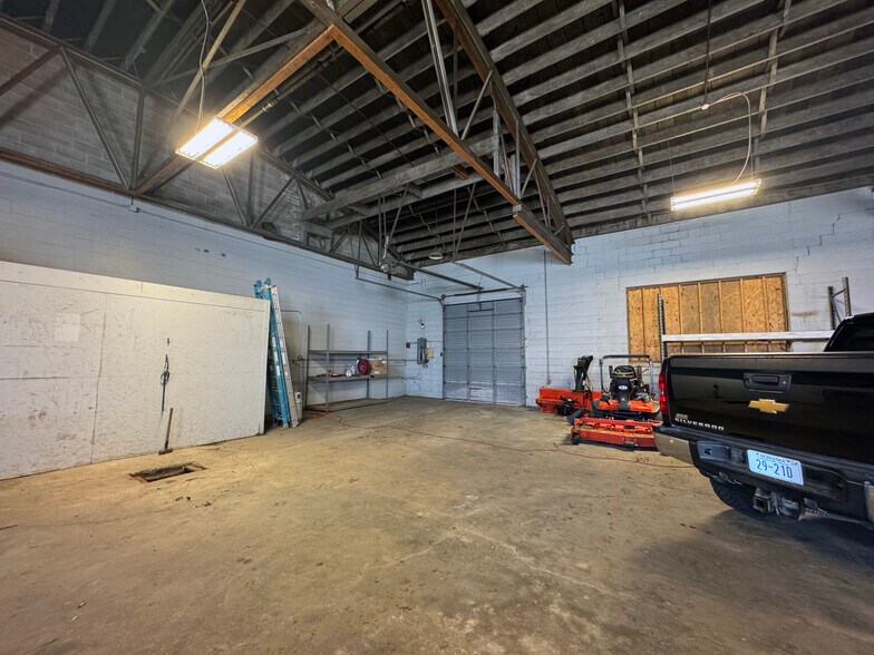 More Photos Of 1160 Lincoln St, Blair Light Manufacturing For Sale