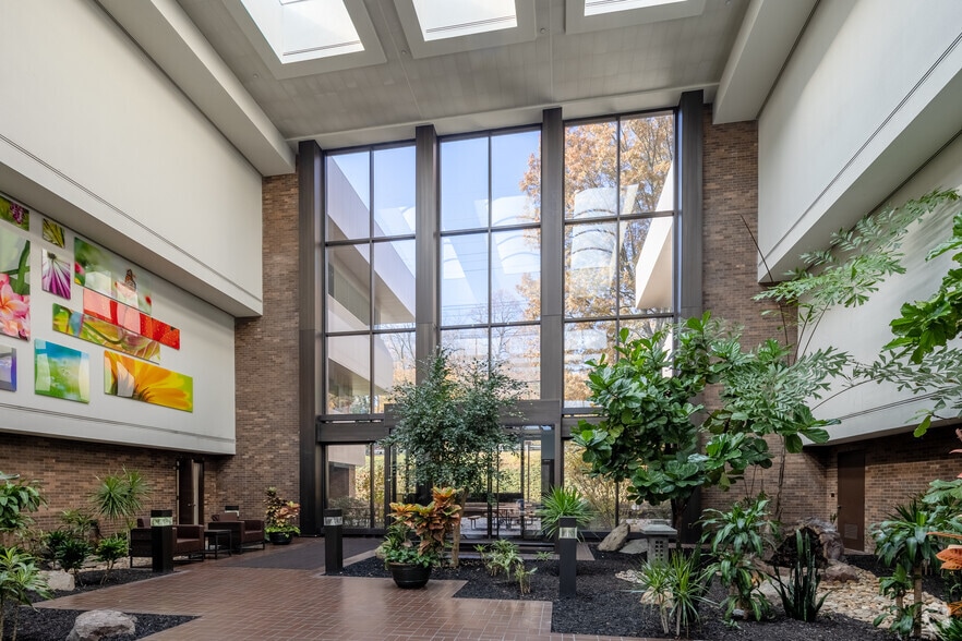 More Photos Of 800 Kinderkamack Rd, Oradell Office For Lease