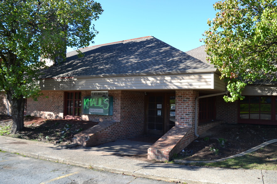 Primary Photo Of 110 S Shackleford Rd, Little Rock Restaurant For Sale