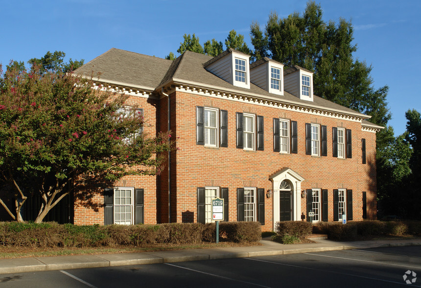 Primary Photo Of 6719 Fairview Rd, Charlotte Medical For Lease