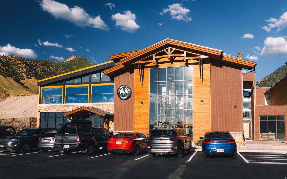 More Photos Of 7321 S Canyon Center Pky, Cottonwood Heights General Retail For Sale