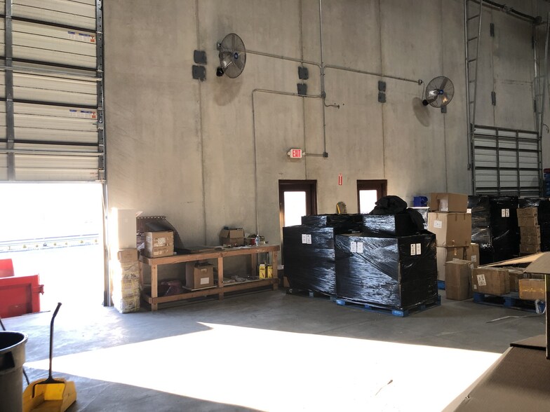 More Photos Of 105 W Dewey Ave, Wharton Warehouse For Lease