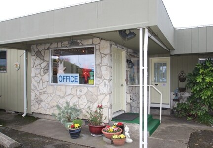 More Photos Of 940 Oregon Ave SE, Bandon Hotel For Sale