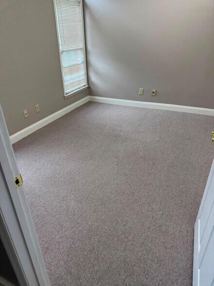 More Photos Of 1921 Whittlesey Rd, Columbus Office For Lease