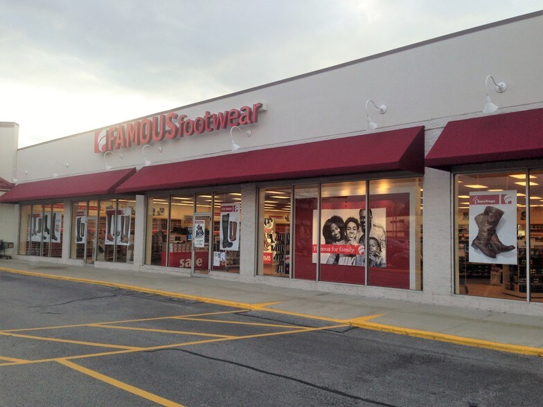 More Photos Of 7900 Plaza Blvd, Mentor General Retail For Lease