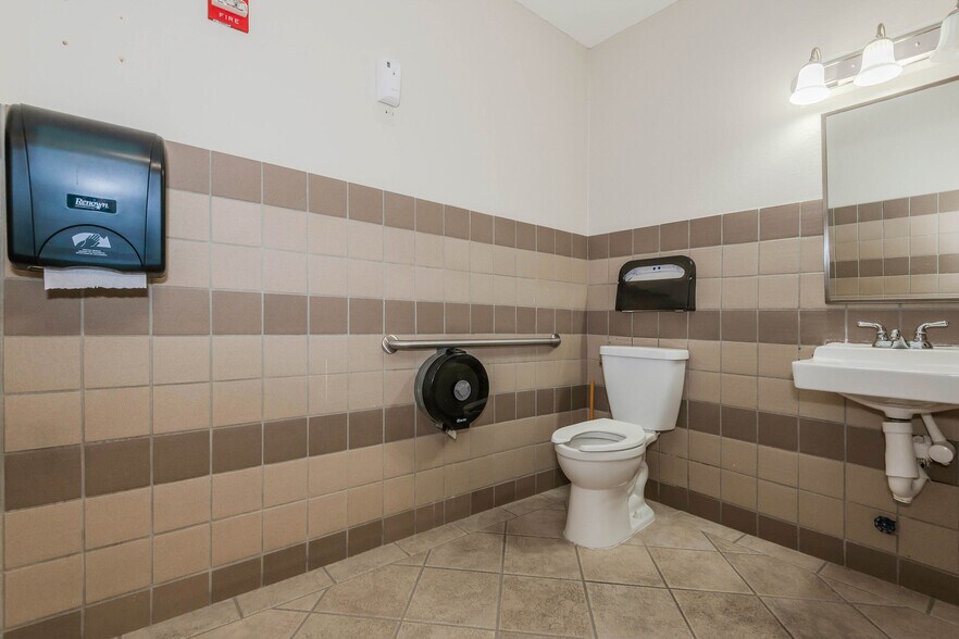 More Photos Of 3001 N 29th Ave, Hollywood Unknown For Lease