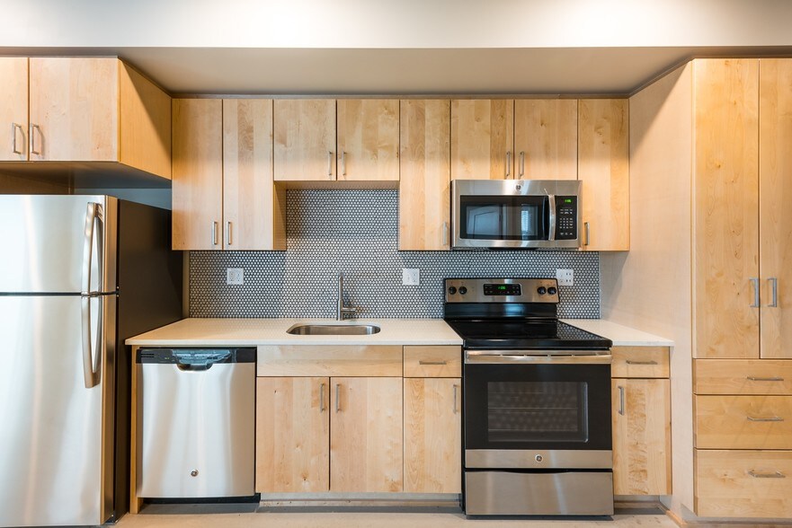 More Photos Of 4780 SE Milwaukie Ave, Portland Apartments For Lease