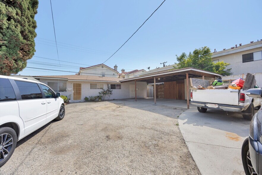 More Photos Of 1148 W 166th St, Gardena Apartments For Sale