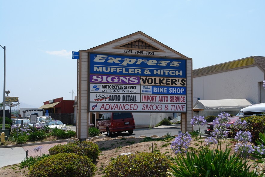 More Photos Of 7945 Mission Gorge Rd, Santee Showroom For Lease