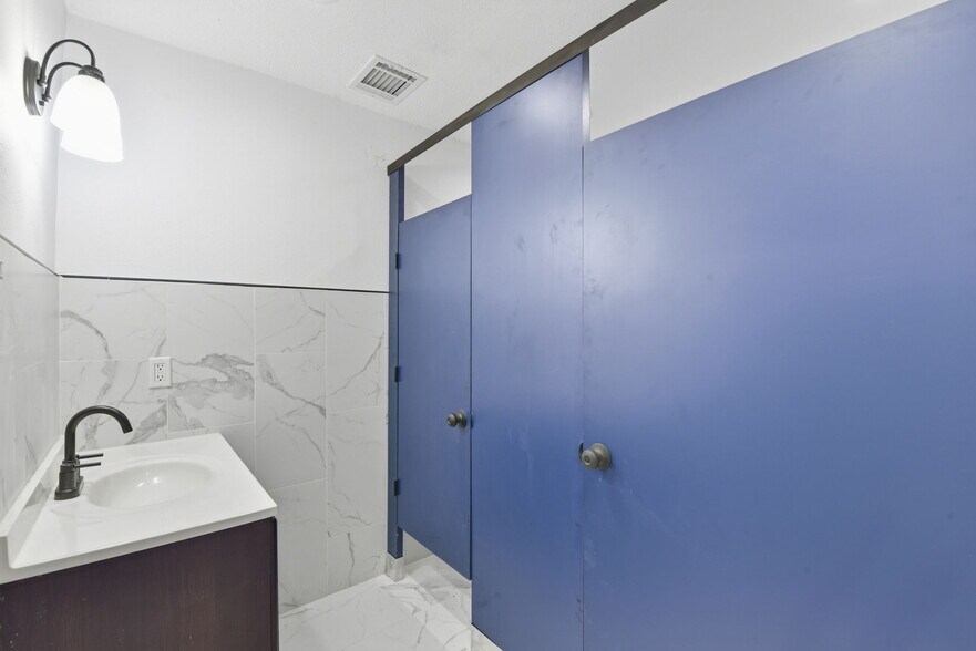 More Photos Of 3911 Fulton St, Houston Religious Facility For Lease