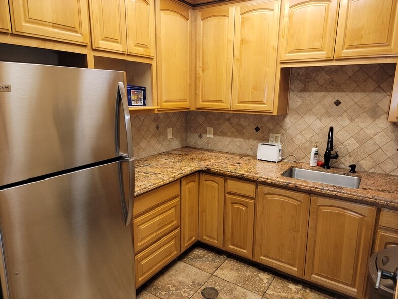 More Photos Of 7500 Arroyo Cir, Gilroy Light Distribution For Sale