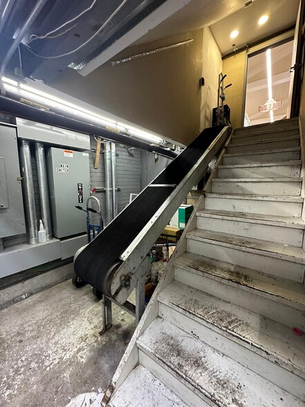 More Photos Of 2343 Jerome Ave, Bronx Supermarket For Sale