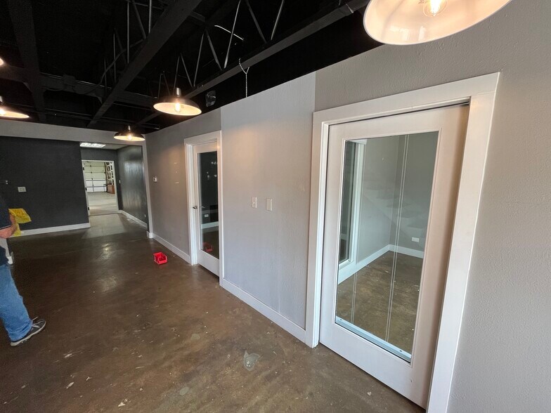 More Photos Of 1150-1162 S Lipan St, Denver Light Manufacturing For Lease