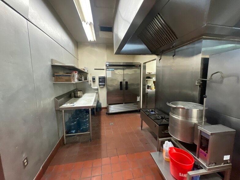 More Photos Of 111 E March Ln, Stockton Hotel For Lease