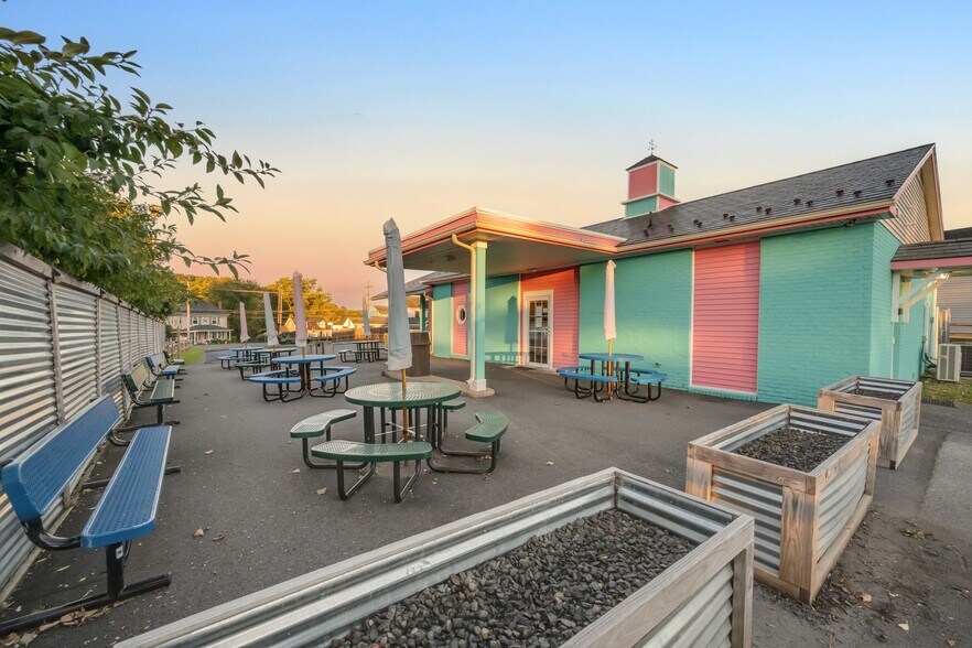 More Photos Of 5684 Sullivan Trl, Nazareth Restaurant For Sale