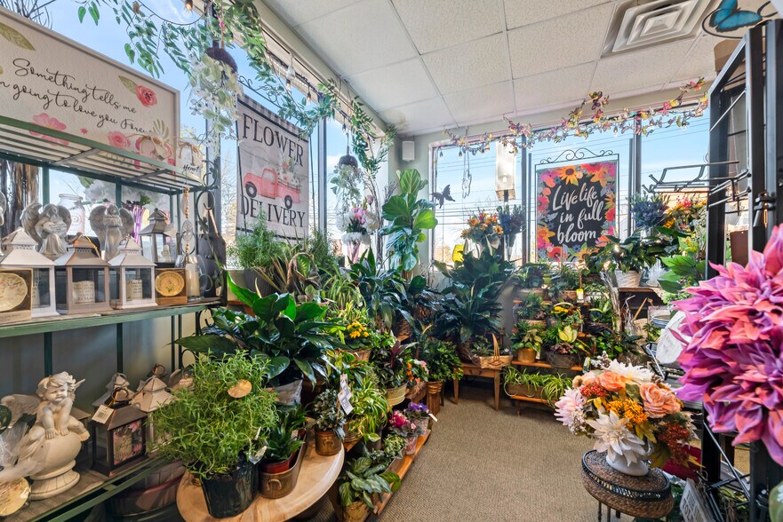 More Photos Of 136 Stelton Rd, Piscataway General Retail For Sale