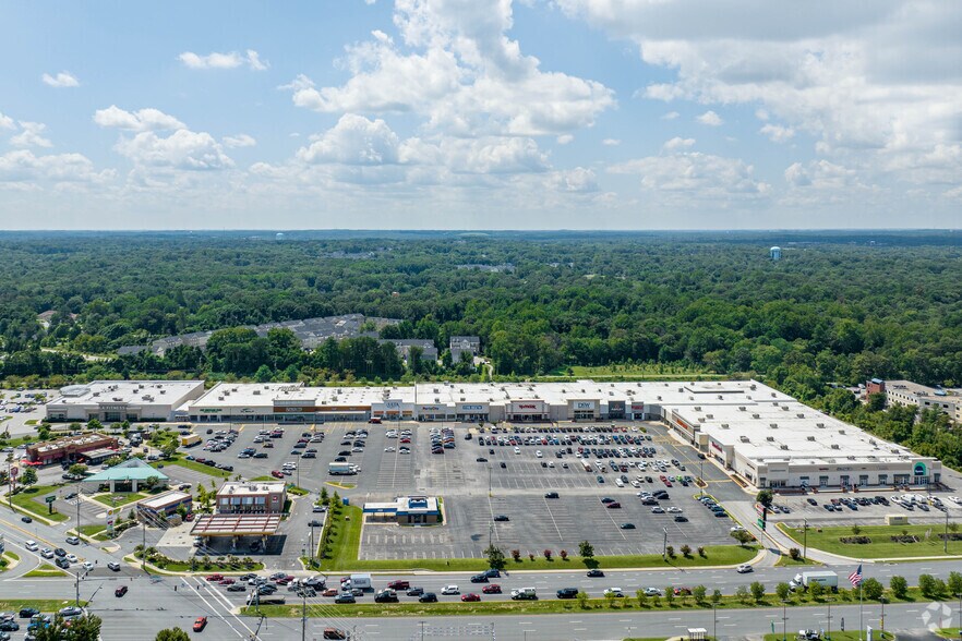 More Photos Of 8036-8160 Ritchie Hwy, Pasadena Freestanding For Lease