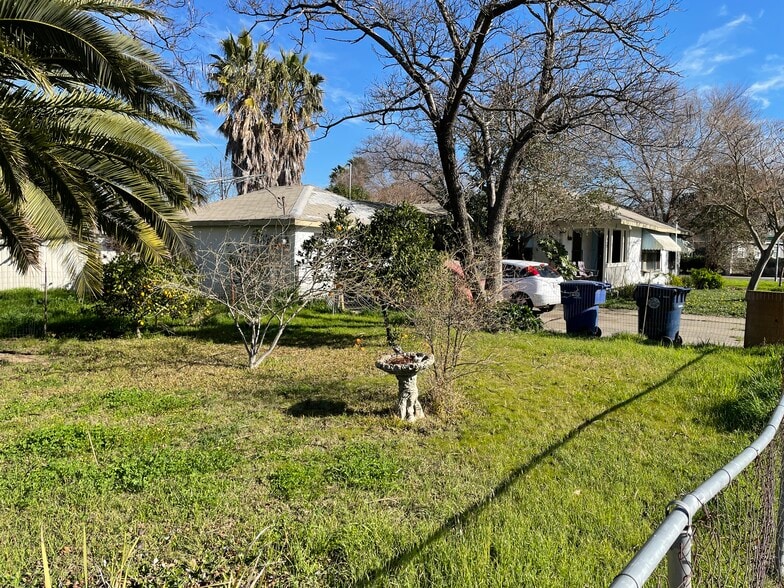 More Photos Of 921 Rivera Dr, Sacramento Apartments For Sale