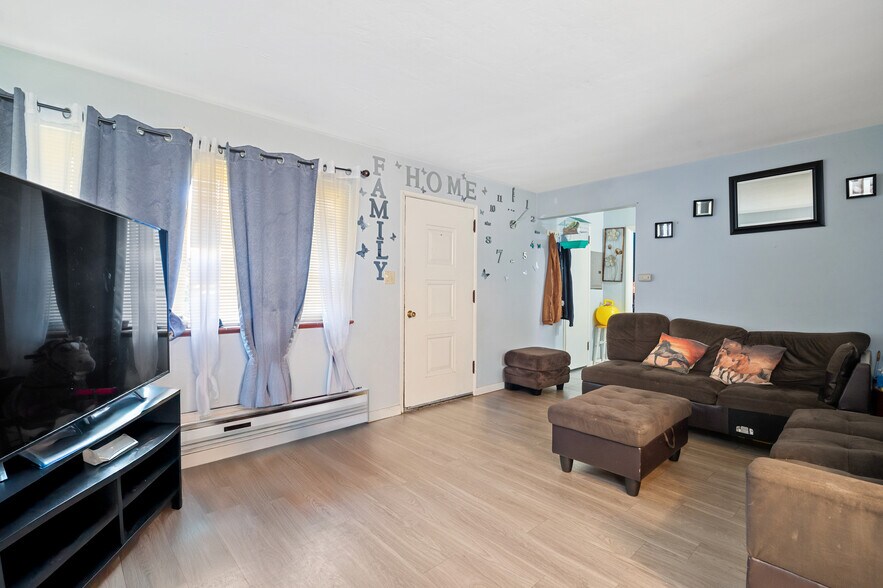 More Photos Of 1014 SW 154th St, Burien Apartments For Sale