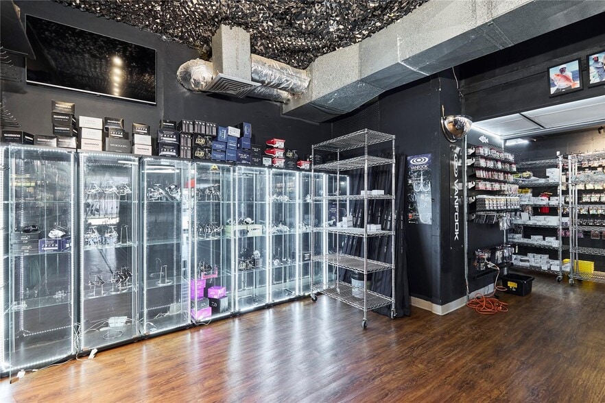 More Photos Of 1834 14th St, Bradenton Freestanding For Sale