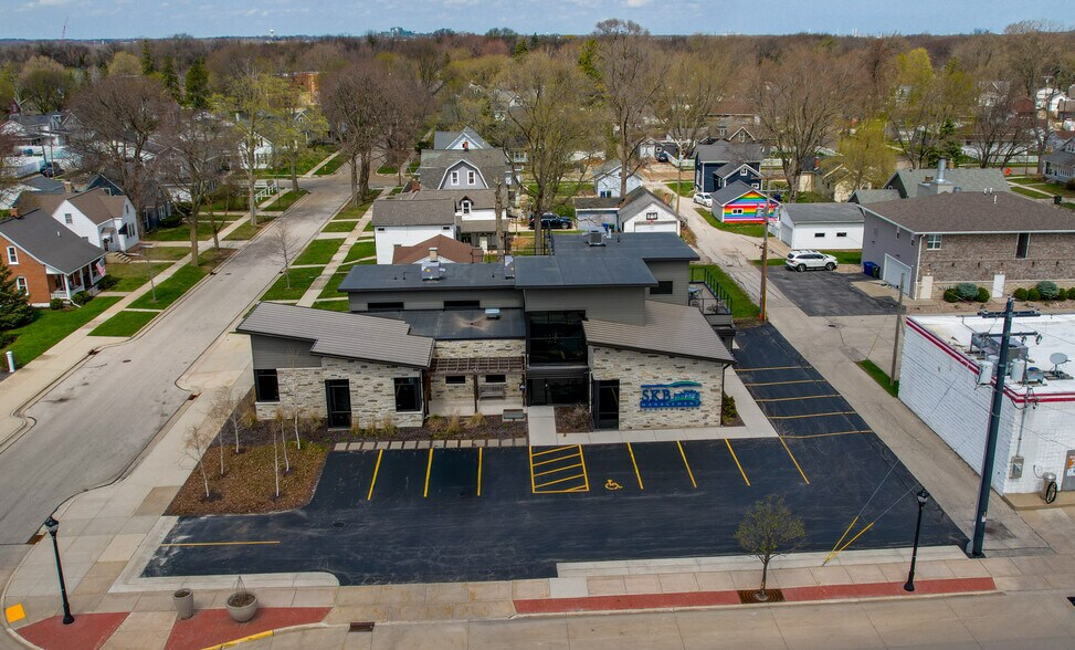 Primary Photo Of 805 George St, De Pere Office For Sale