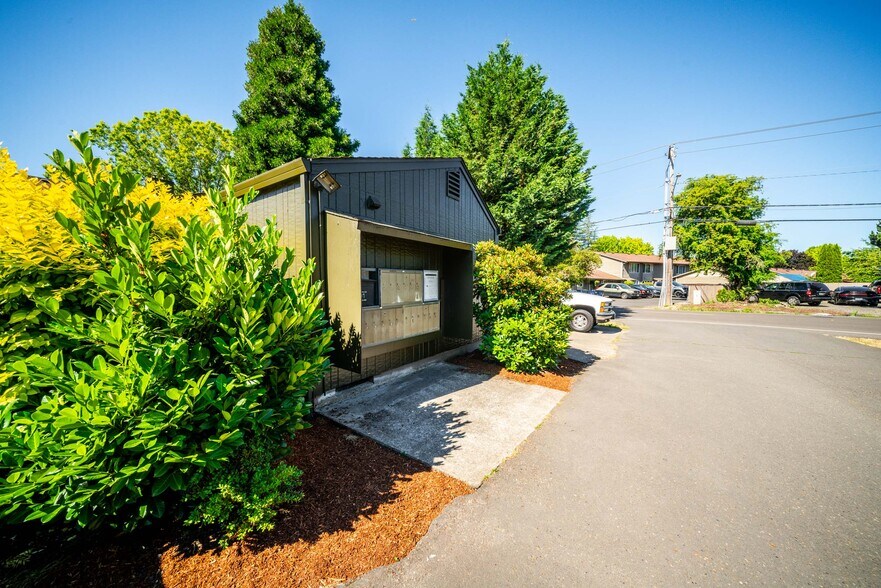 More Photos Of 1046 NE 17th Ave, Hillsboro Apartments For Sale